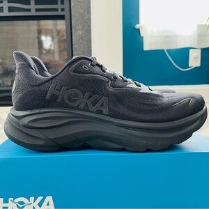 (Sold)NWB Hoka One One Clifton 10 Mens Sz 10 Triple Black 1162030-BBLC
